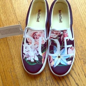 NEW athletic bucketfeet slip on “rude” design